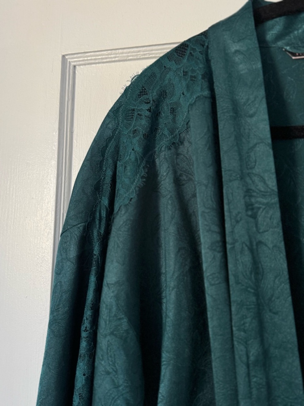 Victorias Secret Short Robe - Picture 4 of 8